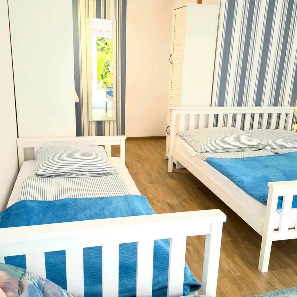 APARTAMENT TURKUSOWY